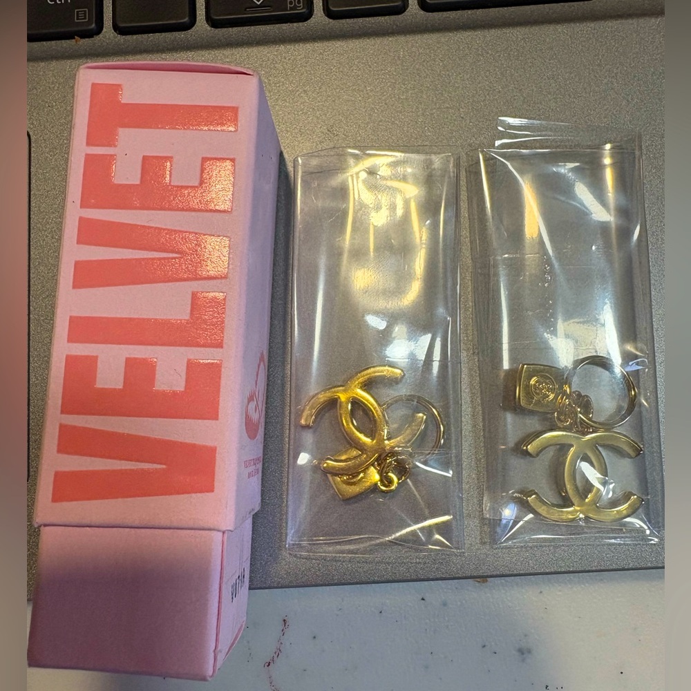 3 Piece Bundle 2 Cc Charms And Man Down JS
